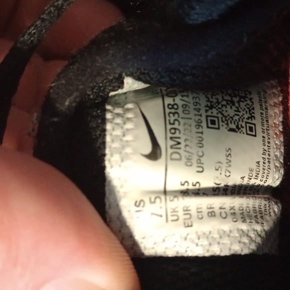 Shoes - Picture 4 of 4